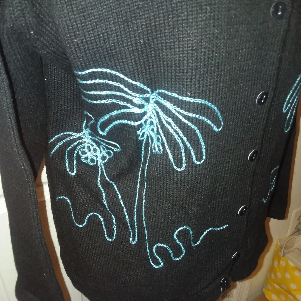 Sweater - Picture 2 of 2